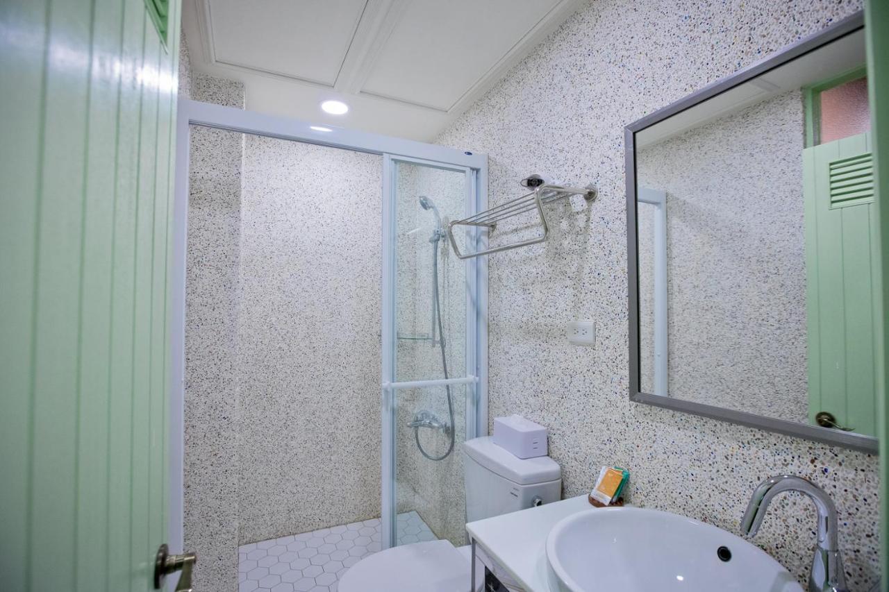 My Way House 好巷一弄民宿 Bed & Breakfast Тайнан Екстериор снимка